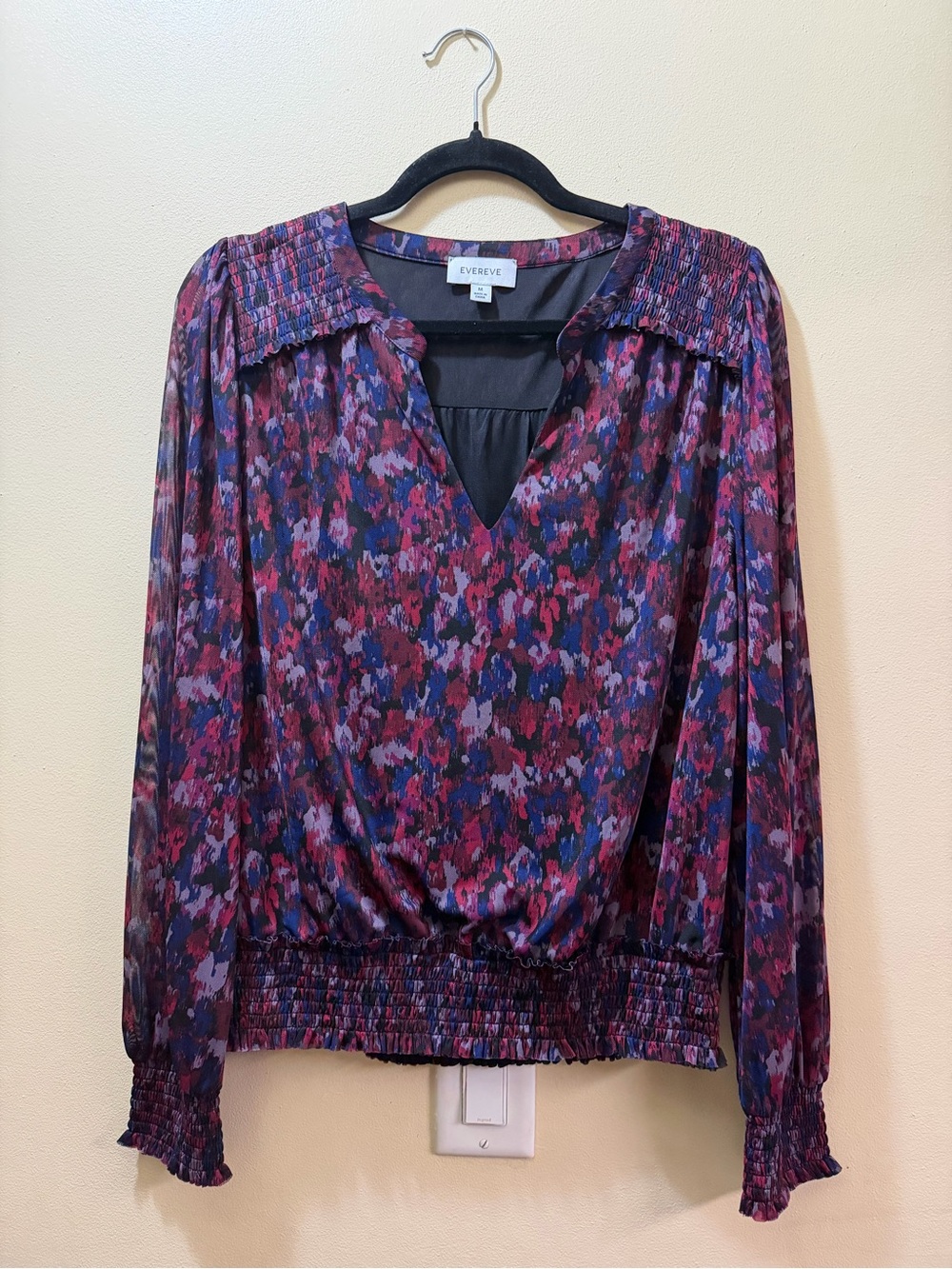 Evereve Multicolor Purple Floral V-Neck Smocked-Hem Blouse